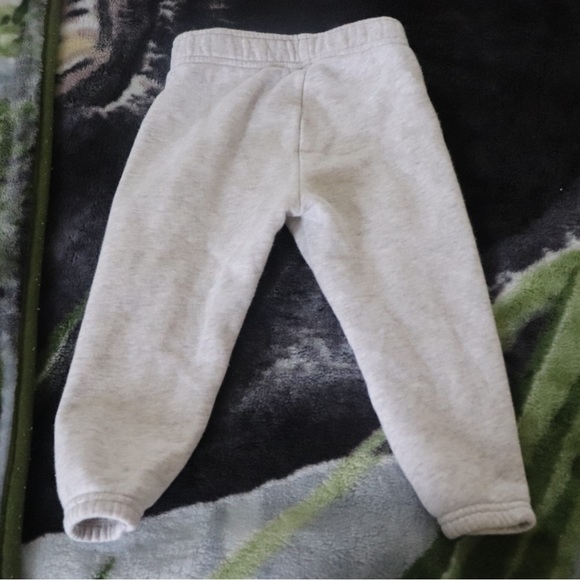 Baby Girl 18M Light Grey Sweatpants - Picture 2 of 3